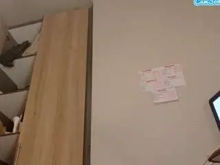Royalnerfititi  live sex cam