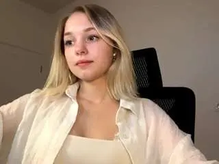 Twannasanchec  live sex cam