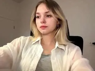Twannasanchec  live sex cam