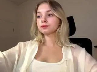 Twannasanchec  live sex cam
