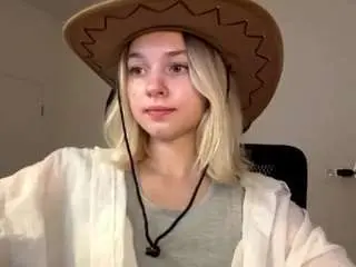 Twannasanchec  live sex cam