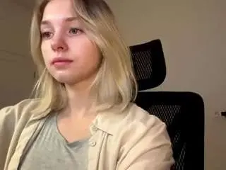 Twannasanchec  live sex cam