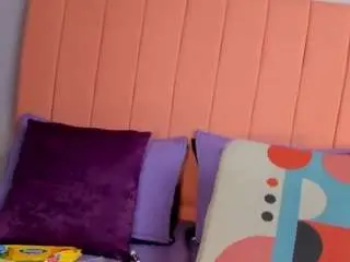 Rosethompson19  live sex cam