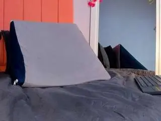 Rosethompson19  live sex cam