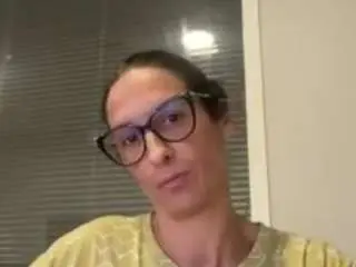 Milfalicious89  live sex cam