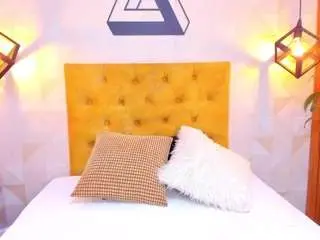 Tiana-fox  live sex cam