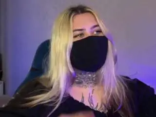 Xtoni  live sex cam