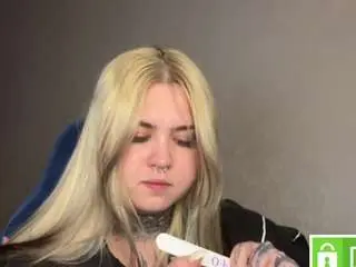 Xtoni  live sex cam
