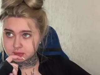Xtoni  live sex cam