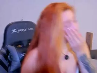 Lilith2  live sex cam