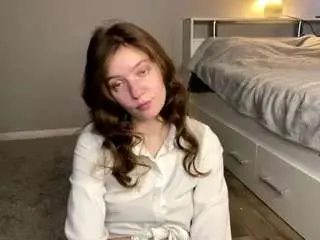 Monafulford  live sex cam