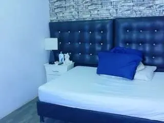 Secrett-desiree  live sex cam