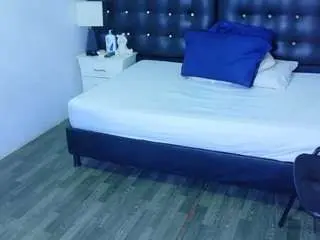 Secrett-desiree  live sex cam