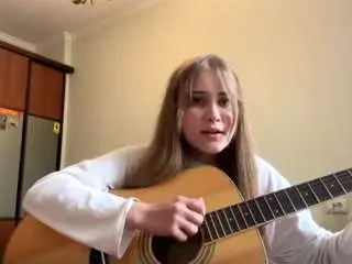 Farrahyeatts  live sex cam