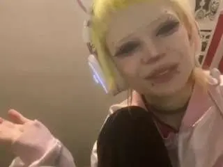 Johnnyshindler  live sex cam