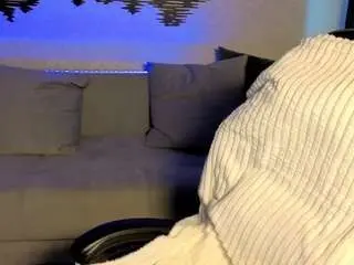 Ladysunrise12  live sex cam