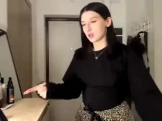Wildaroane  live sex cam