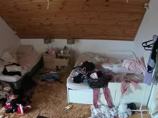 Voyeurcam-julmodels-whitebed-2  live sex cam