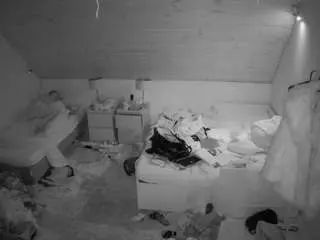 Voyeurcam-julmodels-whitebed-2  live sex cam