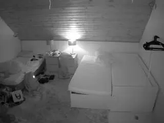 Voyeurcam-julmodels-whitebed-2  live sex cam