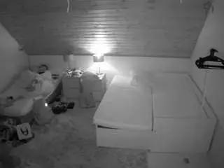 Voyeurcam-julmodels-whitebed-2  live sex cam