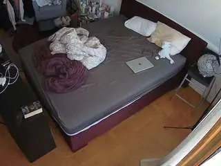 Voyeurcam-julmodels-whitebed-2  live sex cam