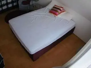 Voyeurcam-julmodels-whitebed-2  live sex cam