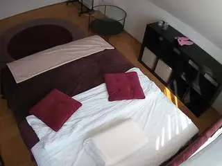 Voyeurcam-julmodels-whitebed-2  live sex cam
