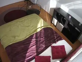 Voyeurcam-julmodels-whitebed-2  live sex cam
