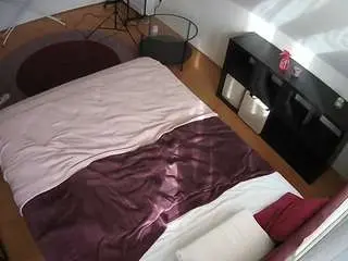 Voyeurcam-julmodels-whitebed-2  live sex cam