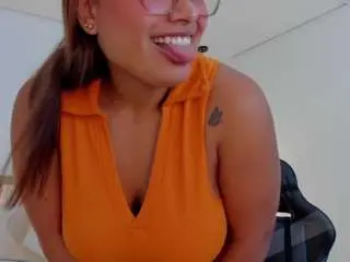 Zoe-danae  live sex cam
