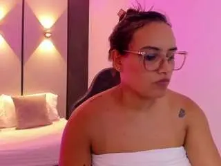 Zoe-danae  live sex cam