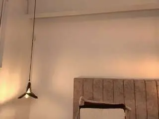 Gia-fox  live sex cam