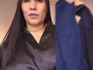 Gia-fox  live sex cam