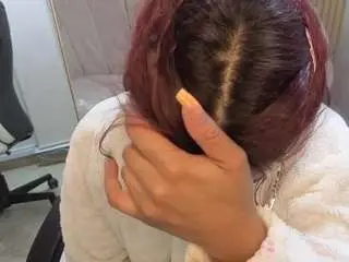 Laura-b  live sex cam