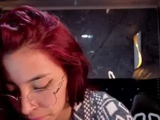 Laura-b  live sex cam