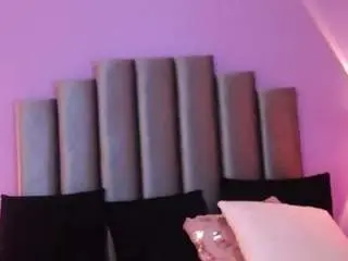 Saramontoya  live sex cam