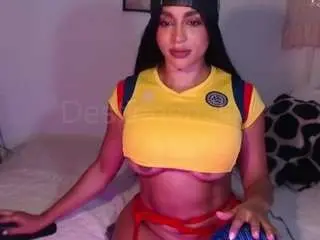 Destinnemills  live sex cam