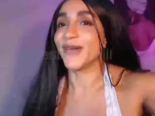 Destinnemills  live sex cam