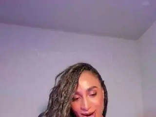 Destinnemills  live sex cam