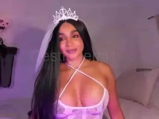 Destinnemills  live sex cam