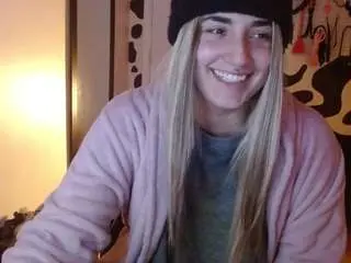 Hi-elora  live sex cam