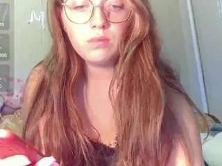 Daniella-brunnette  live sex cam