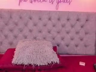 Sophiia-77  live sex cam