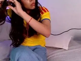 Melani03bear  live sex cam