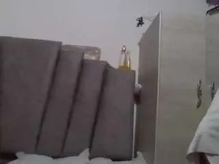 Charis-bellota  live sex cam