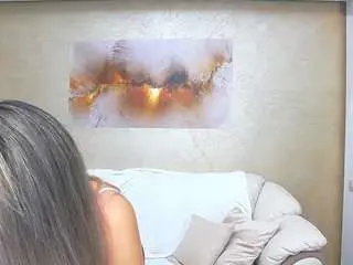 Chrystalmills  live sex cam