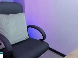 Lucy-wiilliams  live sex cam