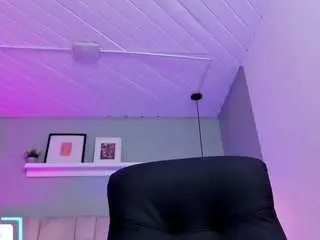 Lucy-wiilliams  live sex cam