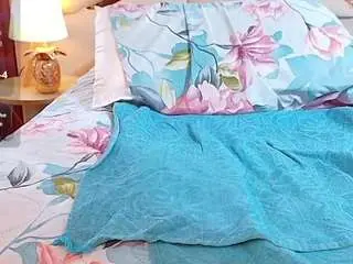Sluttyandmature  live sex cam